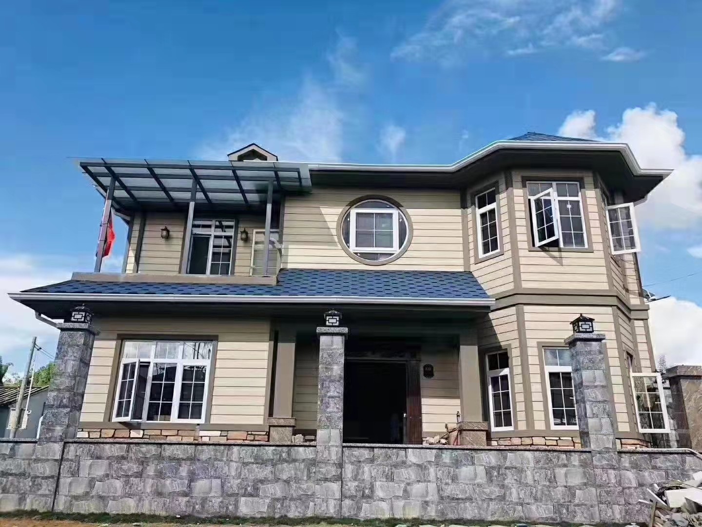 輕鋼別墅墻面可以掛重量物體嗎？